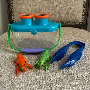 Kids Bug Catcher Kit with bug catcher Binoculars and Tweezers two toy bugs